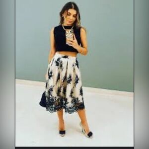 Forever 21 White and Blue Midi A-Line Skirt